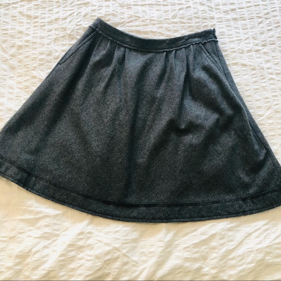 Banana Republic charcoal grey wool skirt - Picture 4 of 8